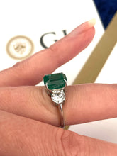 Load image into Gallery viewer, Stunning Emerald and Diamond Ring