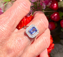 Load image into Gallery viewer, Tanzanite and Diamond Ring Set in Platinum