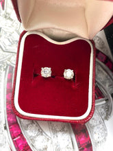 Load image into Gallery viewer, 0.85ct Diamond Studs