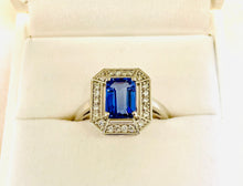 Load image into Gallery viewer, Tanzanite and Diamond Ring Set in Platinum