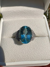 Load image into Gallery viewer, Aquamarine and Diamond Platinum Ring