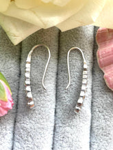 Load image into Gallery viewer, Beautiful Diamond Drop Earrings Set in Platinum