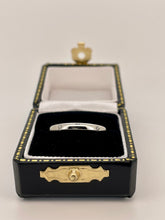 Load image into Gallery viewer, Diamond and Platinum Band