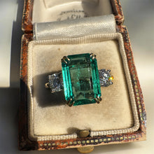 Load image into Gallery viewer, Emerald and Diamond Ring