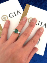 Load image into Gallery viewer, Stunning Emerald and Diamond Ring