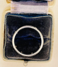 Load image into Gallery viewer, Diamond Set Band in Platinum