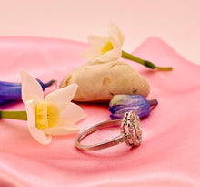 Load image into Gallery viewer, Diamond Daisy Cluster Ring in Platinum