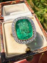 Load image into Gallery viewer, Diamond & Emerald 18ct Gold Ring