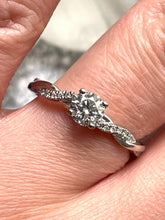 Load image into Gallery viewer, Diamond Ring Set in Platinum