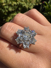 Load image into Gallery viewer, Platinum 4.50ct Diamond Floral Cluster Ring