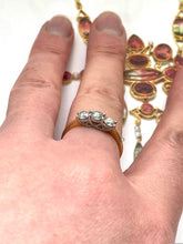 Load image into Gallery viewer, Classic 3 Stone Diamond Ring