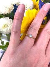 Load image into Gallery viewer, Classic Solitaire Ring
