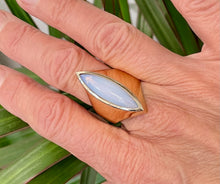Load image into Gallery viewer, Amazing Marquise Cut Moonstone in 18ct Yellow Gold