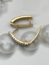 Load image into Gallery viewer, 14ct Yellow Gold Diamond Earrings