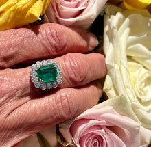 Load image into Gallery viewer, Stunning Emerald and Diamond Ring Set in Platinum