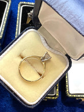 Load image into Gallery viewer, Princess Cut Preloved Ring