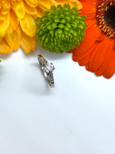 Load image into Gallery viewer, Stunning Art Deco Solitaire Diamond Ring