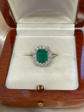 Load image into Gallery viewer, Stunning Emerald and Diamond Ring Set in Platinum