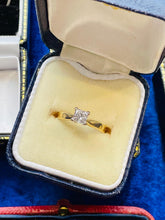 Load image into Gallery viewer, Princess Cut Preloved Ring