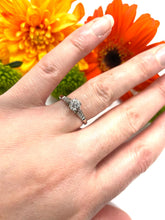 Load image into Gallery viewer, Stunning Art Deco Solitaire Diamond Ring