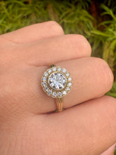 Load image into Gallery viewer, Vintage-Inspired 18ct Gold Diamond Cluster Ring
