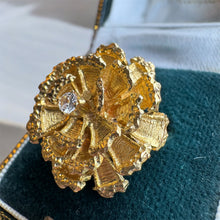 Load image into Gallery viewer, Statement Flower Ring