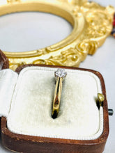 Load image into Gallery viewer, Classic Solitaire Ring