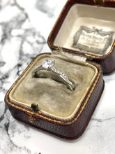 Load image into Gallery viewer, Diamond Ring Set in Platinum