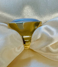 Load image into Gallery viewer, Amazing Marquise Cut Moonstone in 18ct Yellow Gold
