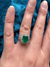 Load image into Gallery viewer, Art Deco Style Emerald and Diamond Ring Set in Platinum