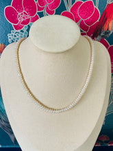 Load image into Gallery viewer, Pearl Necklace