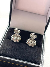 Load image into Gallery viewer, Dazzling Diamond Studs