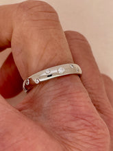 Load image into Gallery viewer, Diamond Set Band in Platinum