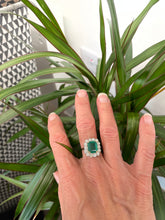 Load image into Gallery viewer, Stunning Emerald and Diamond Ring Set in Platinum