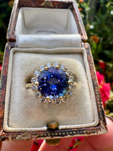 Load image into Gallery viewer, Tanzanite and Diamond Cluster Ring