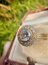 Load image into Gallery viewer, Vintage-Inspired 18ct Gold Diamond Cluster Ring