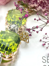 Load image into Gallery viewer, Old Cut Glittering Ring