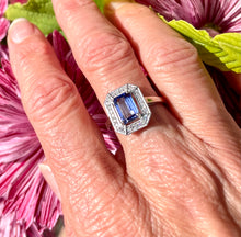 Load image into Gallery viewer, Tanzanite and Diamond Ring Set in Platinum