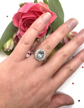 Load image into Gallery viewer, Blue Aquamarine and Diamond Ring Set in Platinum