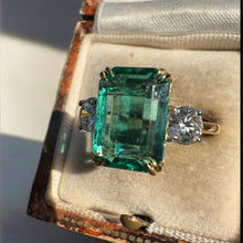 Load image into Gallery viewer, Emerald and Diamond Ring