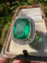 Load image into Gallery viewer, Diamond & Emerald 18ct Gold Ring