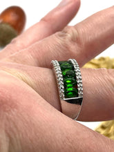 Load image into Gallery viewer, Green tourmaline and Diamond Ring Set in 18ct White Gold