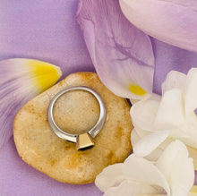 Load image into Gallery viewer, Incredible Garnet and Diamond Ring in 18ct Yellow Gold and White Gold