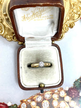 Load image into Gallery viewer, Classic Solitaire Ring