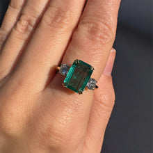 Load image into Gallery viewer, Emerald and Diamond Ring