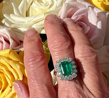Load image into Gallery viewer, Stunning Emerald and Diamond Ring Set in Platinum