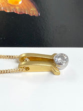 Load image into Gallery viewer, Beautiful Diamond Pendant Set in 18ct Yellow Gold