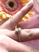 Load image into Gallery viewer, 1.50ct Champagne Diamond Ring Set in 18ct Yellow Gold