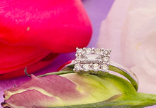 Load image into Gallery viewer, Diamond Cluster Ring in 18ct White Gold