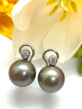 Load image into Gallery viewer, South Sea Cultured Pearls Set in 18ct White Gold